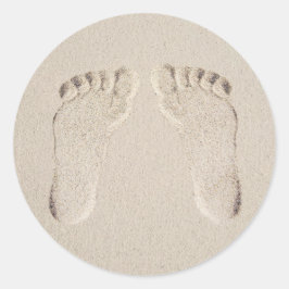 Barefoot Prints in Sand Runder Aufkleber