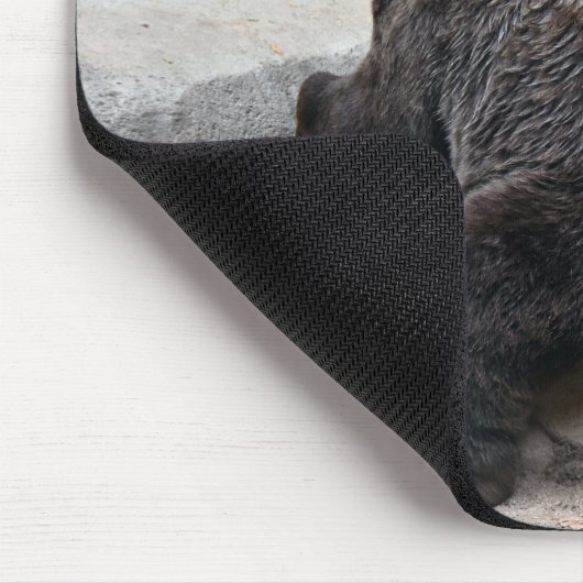 Bären auf einem Felsen Mousepad (Ecke)