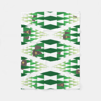 Bären versteckt in den Bäumen Fleecedecke