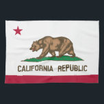 Bärenflagge der Republik Kalifornien: Cali Golden  Geschirrtuch<br><div class="desc">Die Flagge der Republik Kalifornien ist ein Symbol der Republik der kurzen Bärenflagge, die 1846 für einen Zeitraum von 25 Tagen existierte. Die Flagge ist ein einfaches Design mit einem roten Single auf weißem Hintergrund. Der Stern soll den einsamen Staat darstellen, und der weiße Hintergrund soll Reinheit und Unschuld symbolisieren....</div>