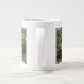 Bärenjungen mit ihrer Mutter Jumbo-Tasse (Rückseite)