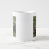 Bärenjungen mit ihrer Mutter Jumbo-Tasse (Vorderseite)