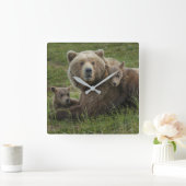 Bärenjungen mit ihrer Mutter Quadratische Wanduhr (Zuhause)