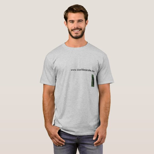 Bärenjunges, www.blackbearsite.com T-Shirt (Vorne ganz)