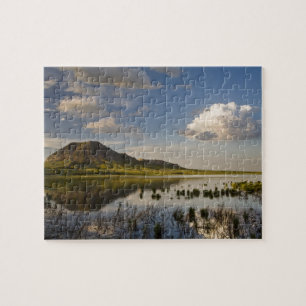 Bärenknöpfe spiegeln sich in den Bären-Butte-See i Puzzle