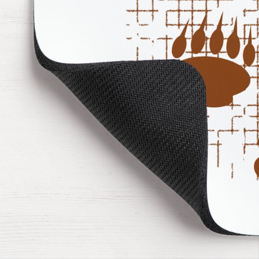 Bärenkuppenstücke auf gerötetem Hintergrund Mousepad (Ecke)