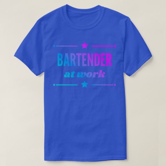 Barkeeper am Arbeitsplatz für das beste Barkeeper- T-Shirt (Design vorne)