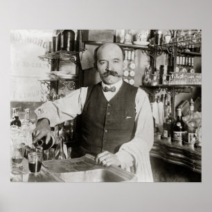 Barkeeper beim Eingießen eines Getränks, 1910. Vin Poster