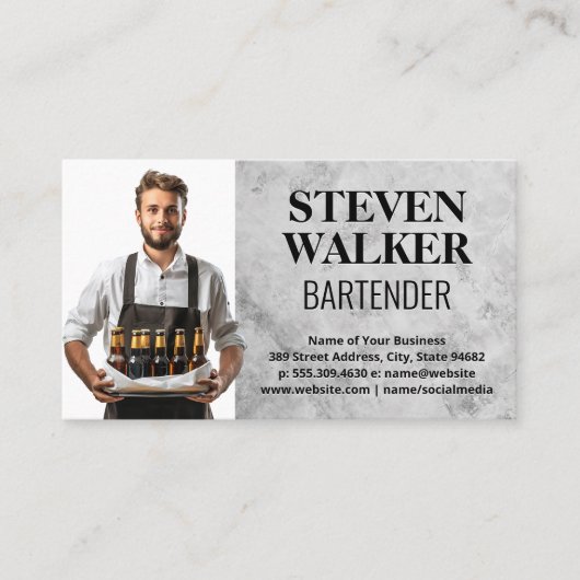 Barkeeper mit Bierflaschen Terminkarte (Vorderseite)