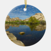 Barker Dam Reflection bei Joshua Tree II Keramik Ornament (Vorne)