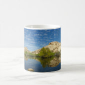 Barker Dam Spiegelung bei Joshua Tree II Kaffeetasse (Mittel)