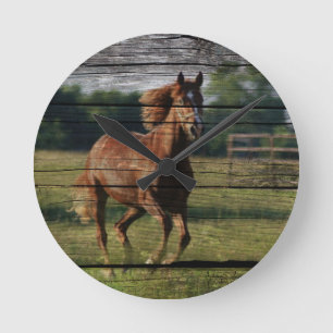 Barn Woodgrain Country Ranch Galloping Brown Horse Runde Wanduhr