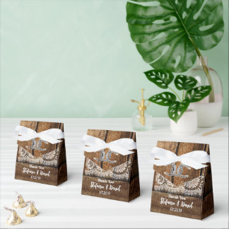 BARNWOOD, LAND LACE & HORSESHOES GESCHENKSCHACHTEL