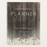 Barnwood und Daisies Rustikale Hochzeit Planer<br><div class="desc">Dieser lustige, rustikale Hochzeitsplaner mit Barnwood und einem Feld von Gänseblumen. Es passt zur Sortiment der Barnwood & Daisies Wedding Suite Collection, die von Simply Farmhouse Press kreiert wurde.</div>