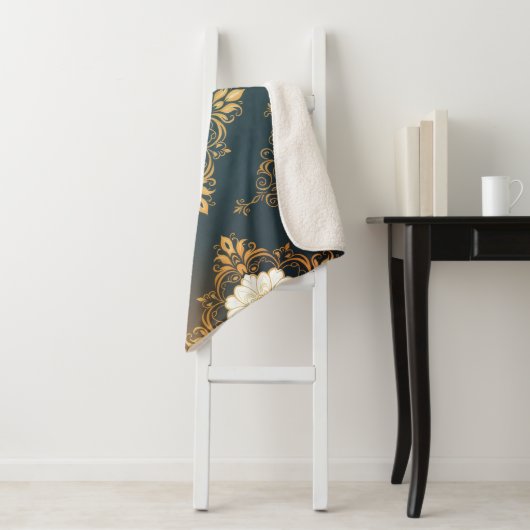 "Barockes Ornament-Muster in Gold und Schwarz" Dec Sherpadecke (Beispiel)