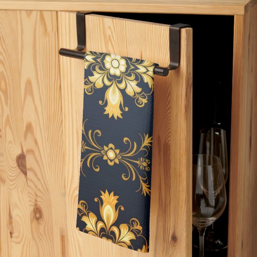 "Barockes Ornament-Muster in Gold und Schwarz" Geschirrtuch (Drittel gefaltet)