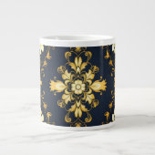 "Barockes Ornament-Muster in Gold und Schwarz" Jumbo-Tasse (Vorderseite)