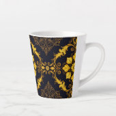 "Barockes Ornament-Muster in Gold und Schwarz" Milchtasse (Rechts)