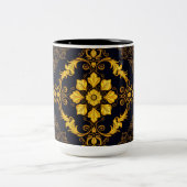 "Barockes Ornament-Muster in Gold und Schwarz" Zweifarbige Tasse (Mittel)