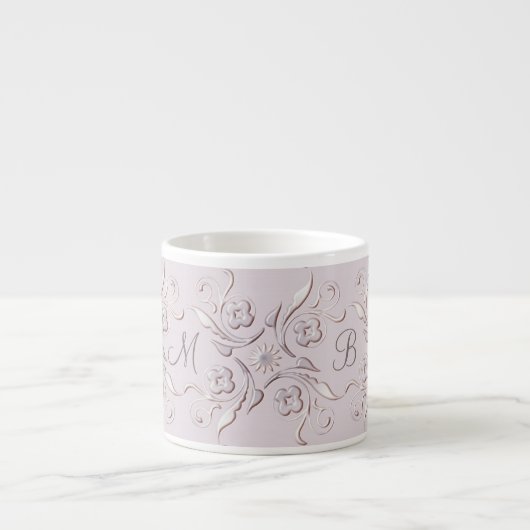 Barockes rosa mit Blumenmuster. Monogramm Espressotasse (Vorderseite)