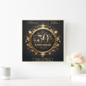 Barockgold: 50-jähriges Celebration Design Quadratische Wanduhr (Zuhause)