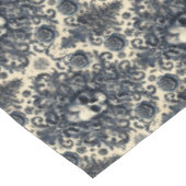 Barockpunk - gotische Mittlerdrucke Tischdecke (Schrägansicht)