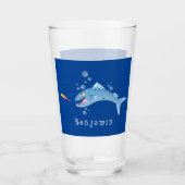 Barracuda Fisch hungriger Cartoon Glas (Vorderseite)