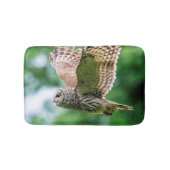 Barred Owl im Flug Badematte (Vorderseite)