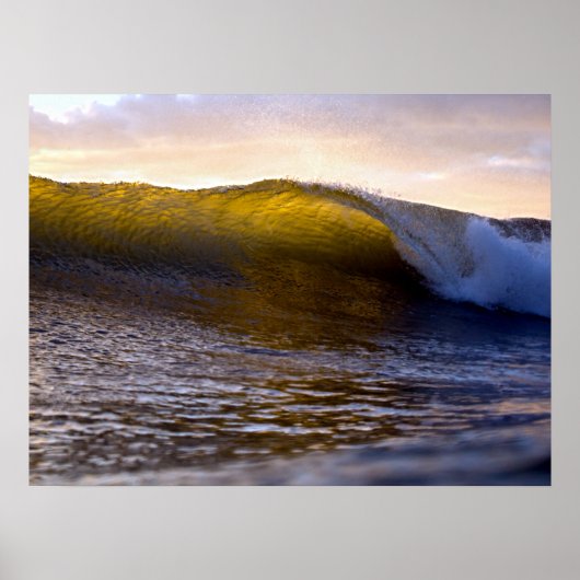 Barrel Surf Wave im Sonnenuntergang des Ozeans Poster (Vorne)