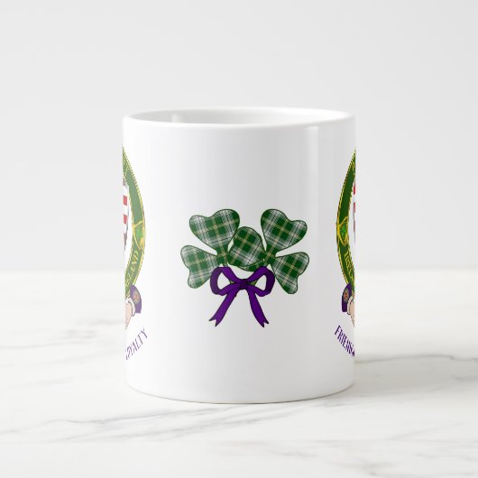 Barrett Irish Shield w/Claddagh Personalisiert Jumbo-Tasse (Vorderseite)