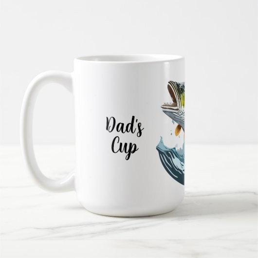 Barsch schlägt nach oberflächenköder kaffeetasse (Links)