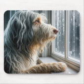 Bartcollie schaut auf ein regnerisches Fenster Mousepad (Vorne)