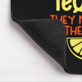 Bärte sind wie Tequila, die meine Kleidung fallen Mousepad (Ecke)