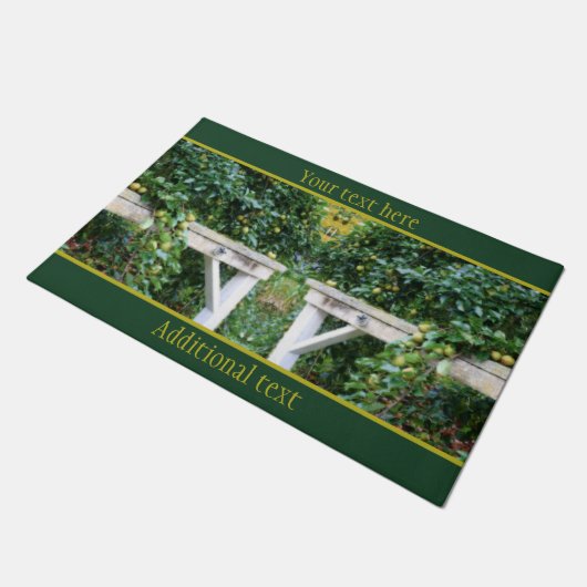 Bartlett Birnen auf Tree Orton Personalisiert Fußmatte (Schrägansicht)