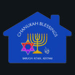 BARUCH ATAH ADONAI | Chanukah Blessings Gartenschild<br><div class="desc">Stilvolles, modernes HANUKKAH BLESSINGS Yard Sign um Ihre Curb-Attraktivität zu erhöhen. Design zeigt ein goldfarbenes MENORAH mit bunten DAVID STAR und silbergrauer DREIDEL. Oben steht ein kurviger Text, in dem "CHANUKAH BLESSINGS" steht und unter dem Text steht "BARUCH ATAH", "ADONAI" (Gesegnet sind Sie, o Gott). ALL TEXT IST KUNDENBAR, sodass...</div>