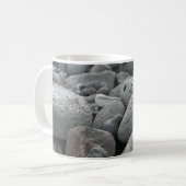 Basalt-Kopfsteine Kaffeetasse (Vorderseite Links)