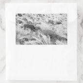 Basalt Lava Felsen in Wüste, Schwarz und Weiß Foto Rechteckiger Aufkleber (Tasche)