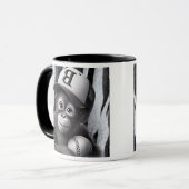 Baseball-Affe mit Mütze und Ball. Tasse (Vorderseite Links)
