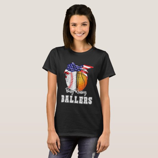 Baseball Basketball Mom Busy Raising Ballers Ameri T-Shirt (Vorne ganz)