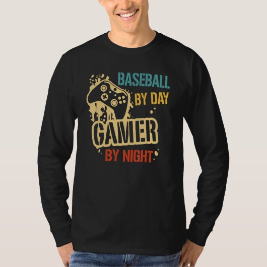 Baseball By Day Gamer By Night Meme For Gamers T-Shirt (Vorderseite)