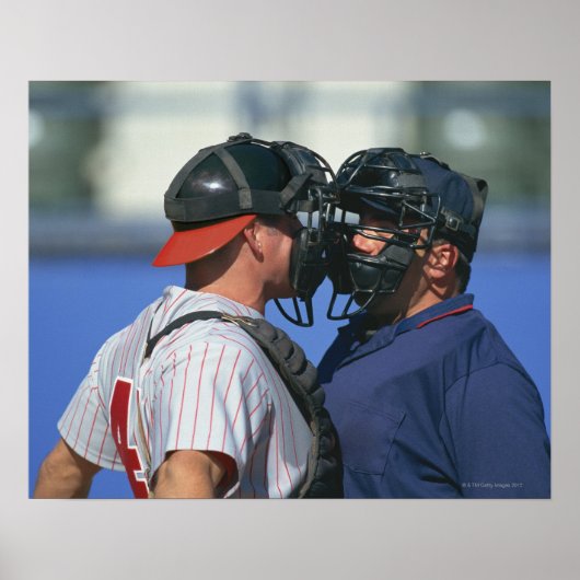 Baseball Catcher und Umpire-Streitgespräche Poster (Vorne)