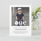 Baseball Foto Minimal Einladung zum ersten Geburts (Stehend Vorderseite)