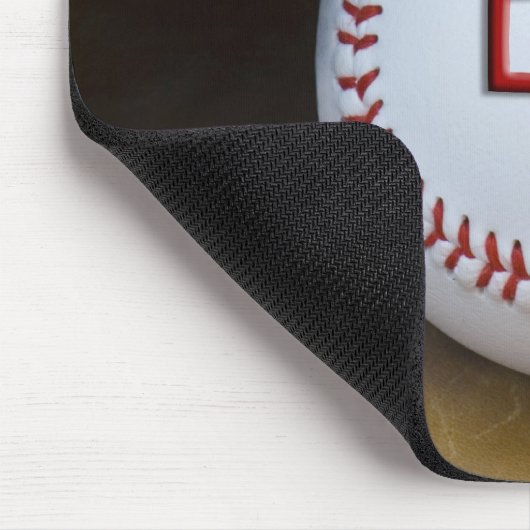 Baseball im Sporthandschuh Mousepad (Ecke)