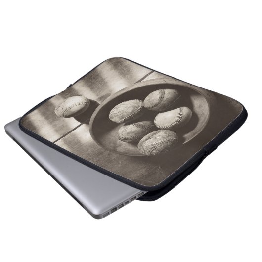 Baseball Nostalgie - Baseballs Laptopschutzhülle (Vorne Knopf)