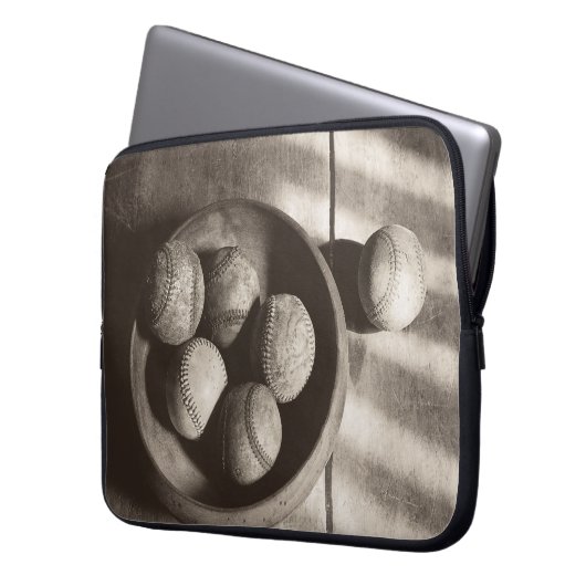 Baseball Nostalgie - Baseballs Laptopschutzhülle (Vorderseite Links)