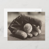 Baseball Nostalgie - Mitt und Baseball Postkarte (Vorne/Hinten)