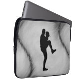 Baseball Player Pitcher Windup Laptopschutzhülle (Vorne Rechts)