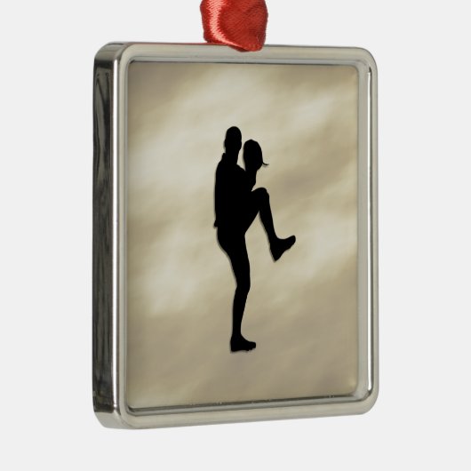 Baseball Player Pitcher winduzieren Silbernes Ornament (Rechts)