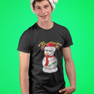 Baseball-Schneemann verziert mit beliebten Snacks T-Shirt