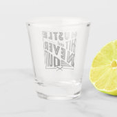 Baseball Softball Hustle Hit & Nie kündigen Schnapsglas (Rückseite)